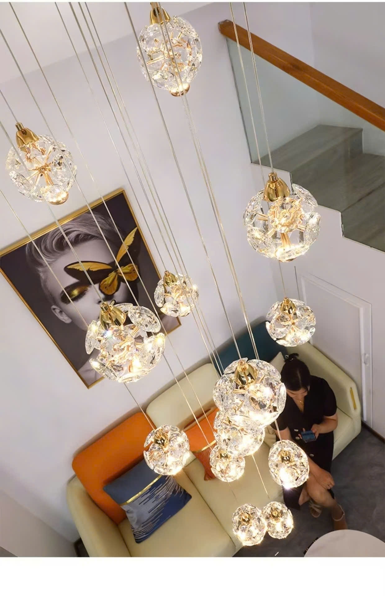 Bộ đèn chùm thông tầng TH540, mâm  inox gương trắng, gồm 55 quả thả tự do tích hợp led, mâm hình vuông  KT(mm): 1000 x 1000 x 3500